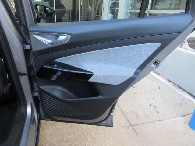 Used 2023 Volkswagen ID.4 2WD image 23