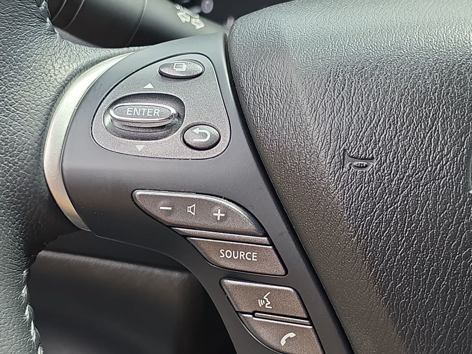 Used 2020 Nissan Pathfinder SV FWD image 27