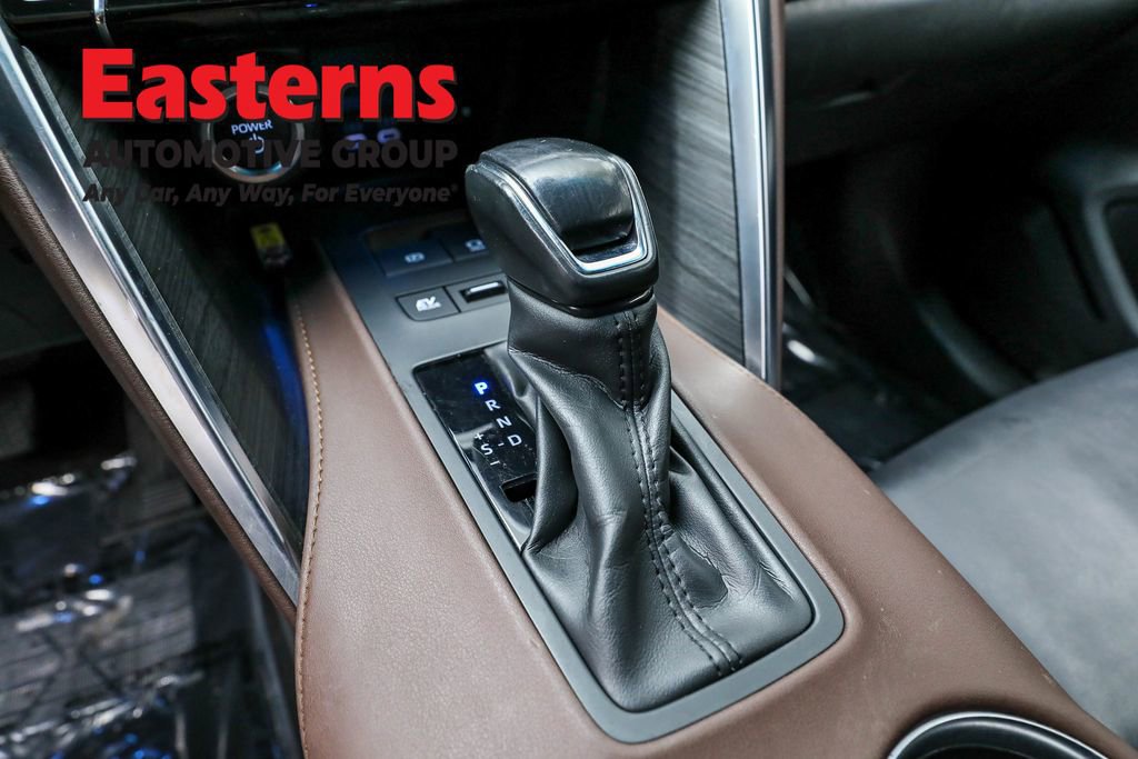 Used 2023 Toyota Venza XLE image 13