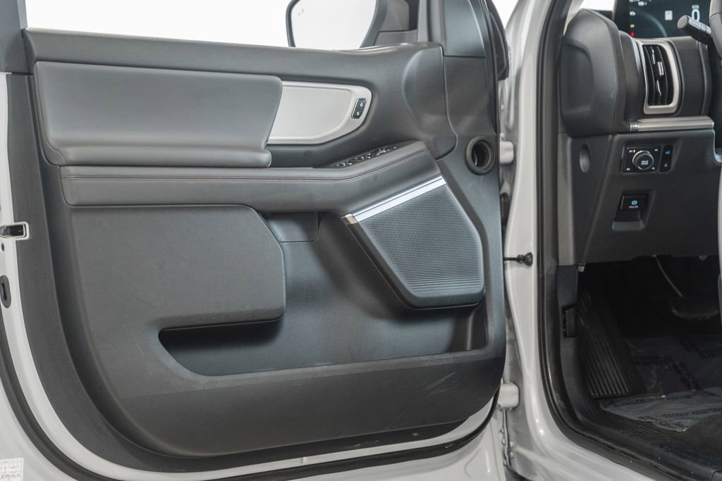 Used 2025 Ford Expedition Max Active image 46