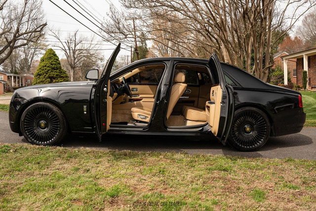 Used 2014 Rolls-Royce Ghost image 15