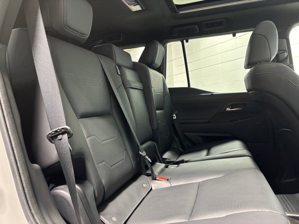 Used 2024 Lexus GX 550 image 39