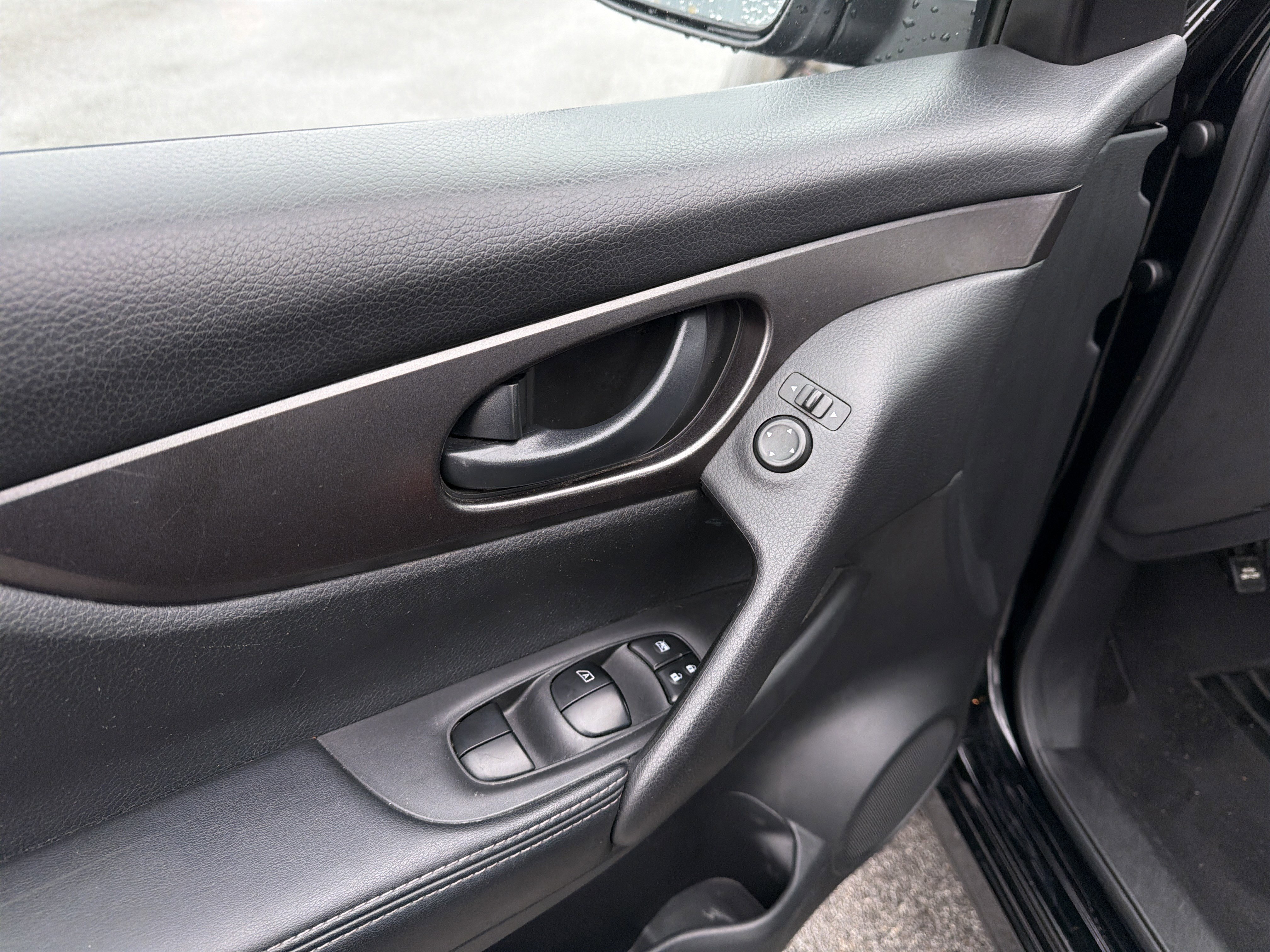 Used 2017 Nissan Rogue Sport S w/ S Appearance Package image 10