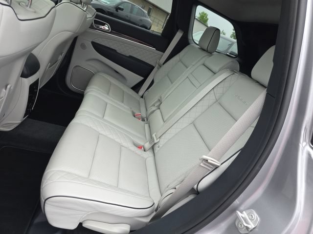 Used 2020 Jeep Grand Cherokee Summit AWD/4WD image 30