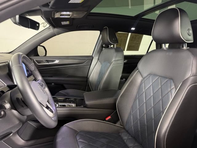Used 2024 Volkswagen Atlas Cross Sport SEL Premium R-Line AWD/4WD image 5