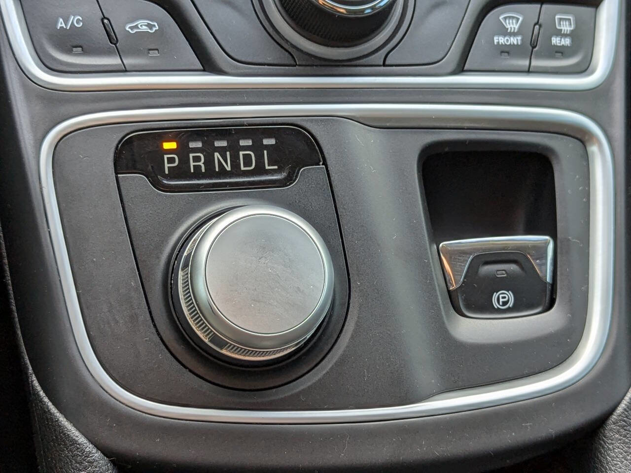 Used 2015 Chrysler 200 Limited image 23