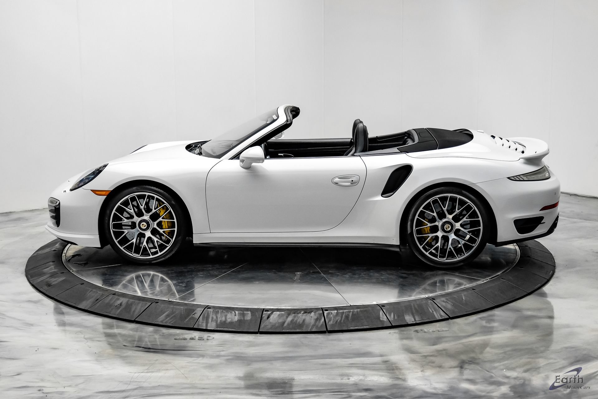 Used 2016 Porsche 911 Turbo S AWD/4WD image 6