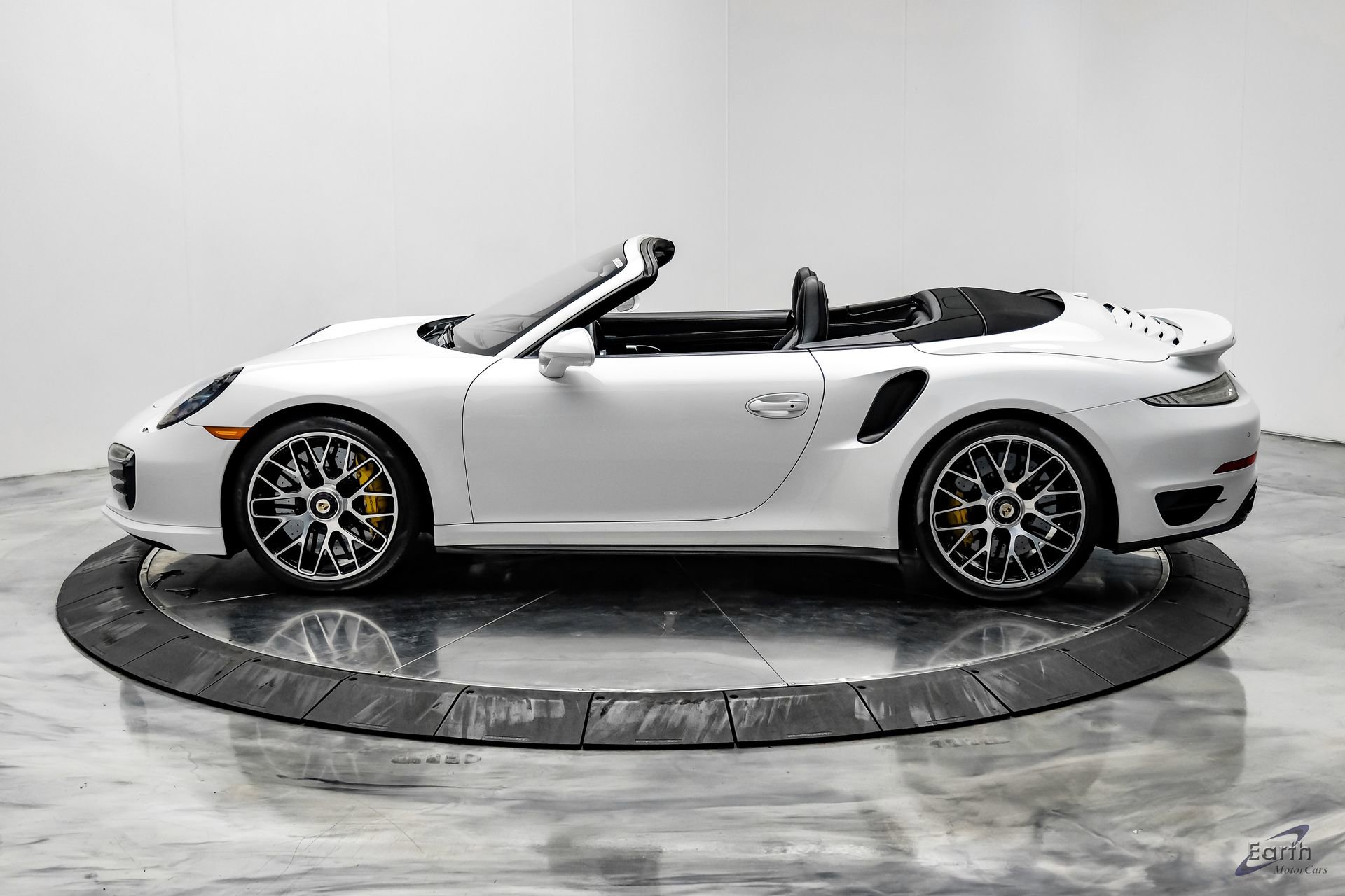 Used 2016 Porsche 911 Turbo S AWD/4WD image 6