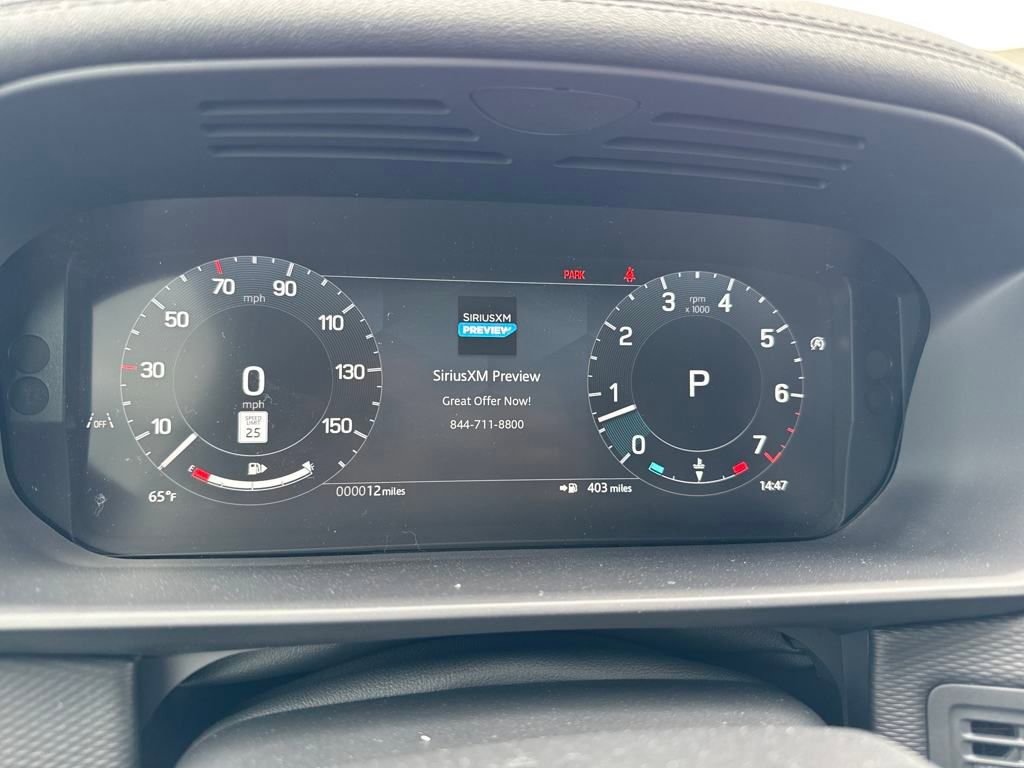 Used 2025 Land Rover Discovery Dynamic SE AWD/4WD image 24