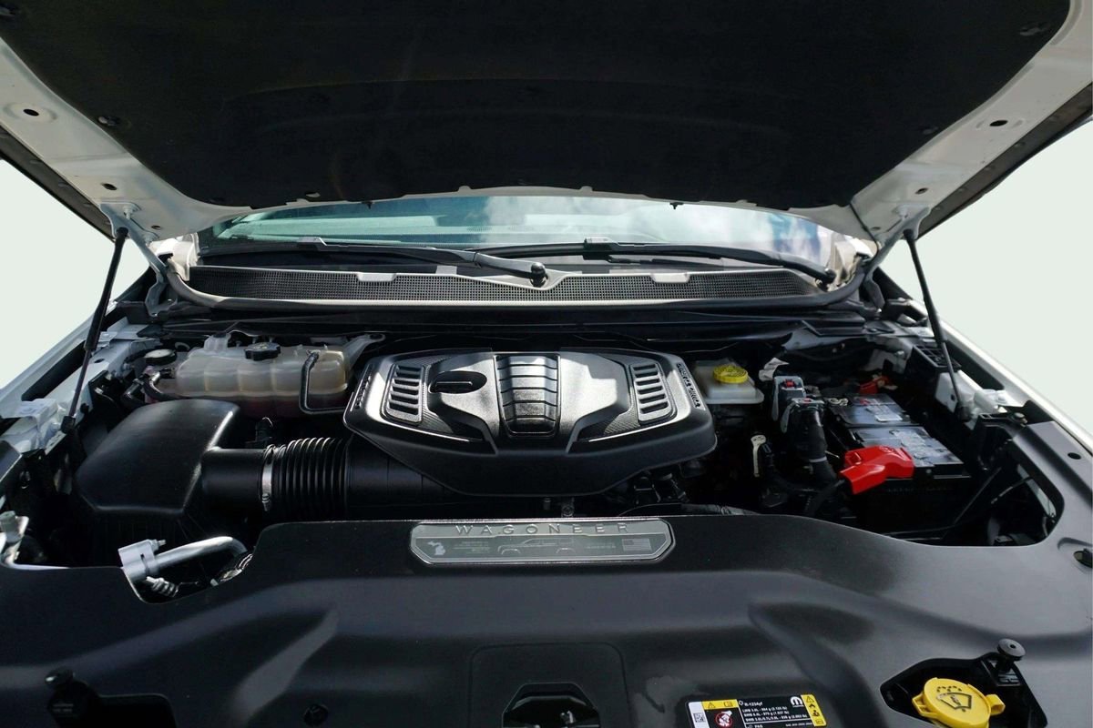 Used 2024 Jeep Wagoneer Series II w/ Flexible Seating Group RWD image 11