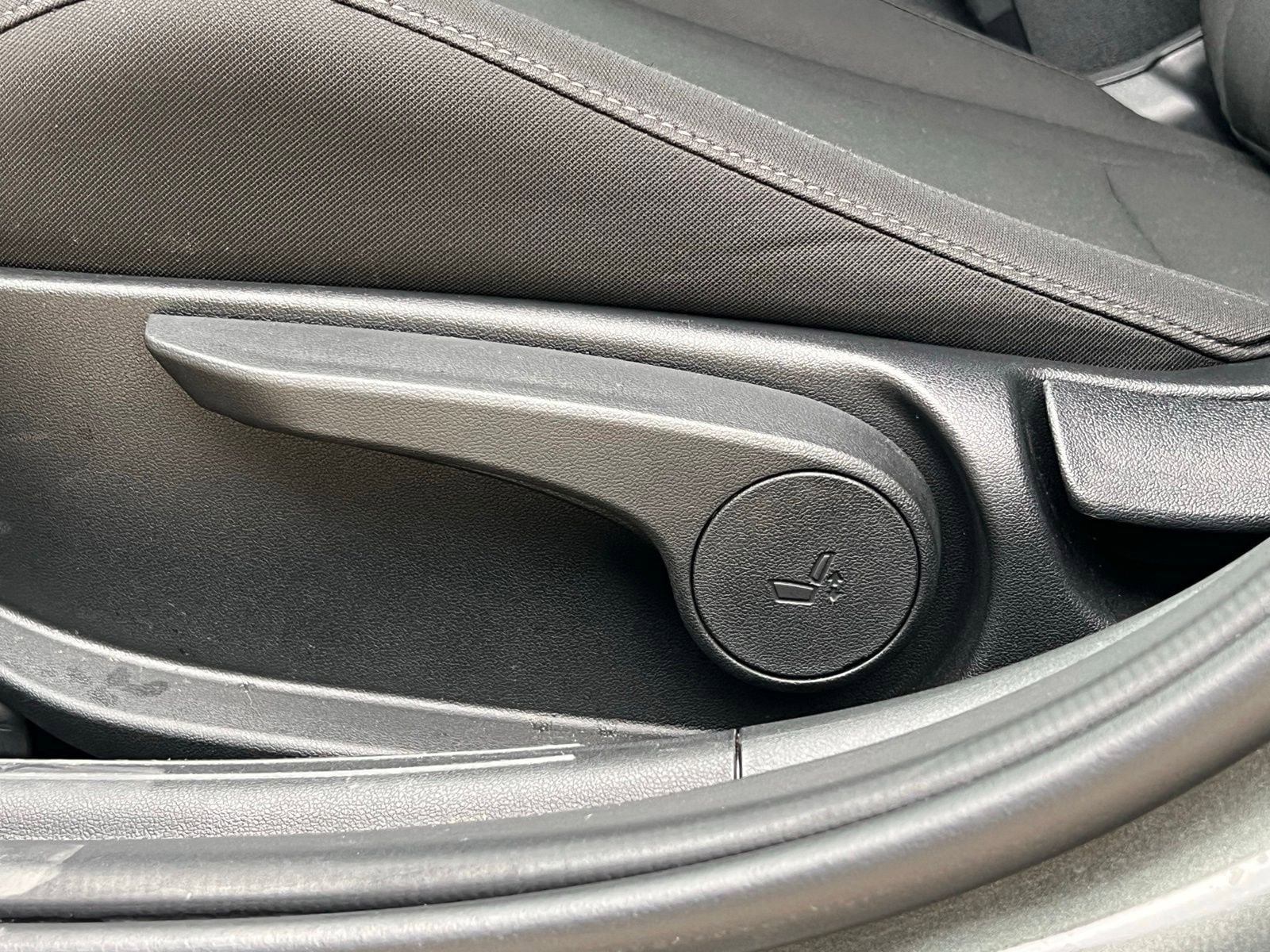 Certified 2025 Hyundai Elantra Sport FWD image 25