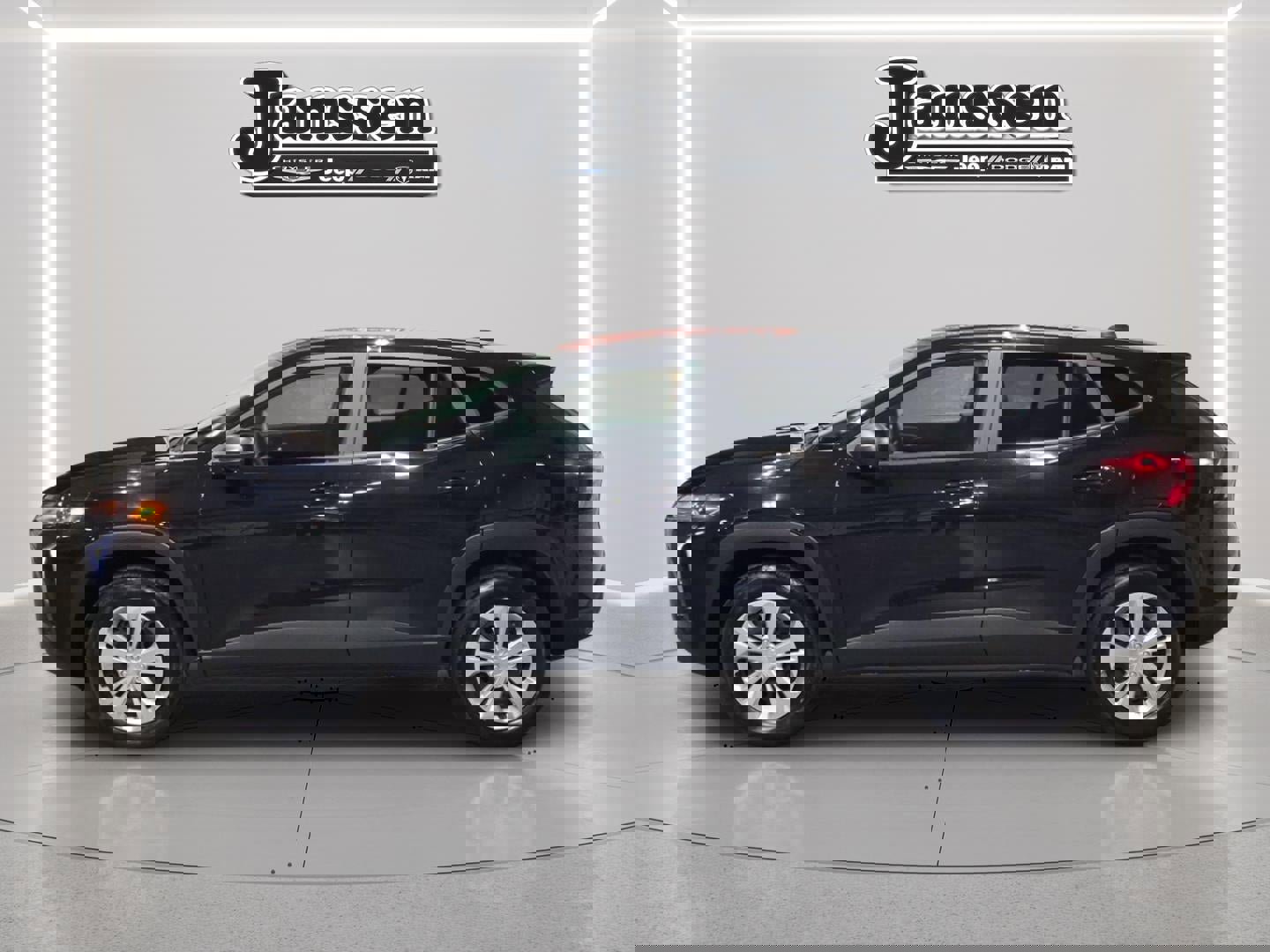 Used 2024 Chevrolet Trax LS w/ Driver Confidence Package image 2