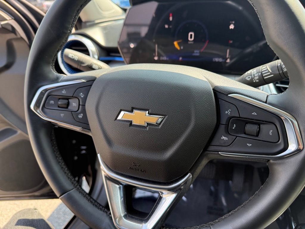 Used 2026 Chevrolet Trax LT w/ Sunroof Package FWD image 27