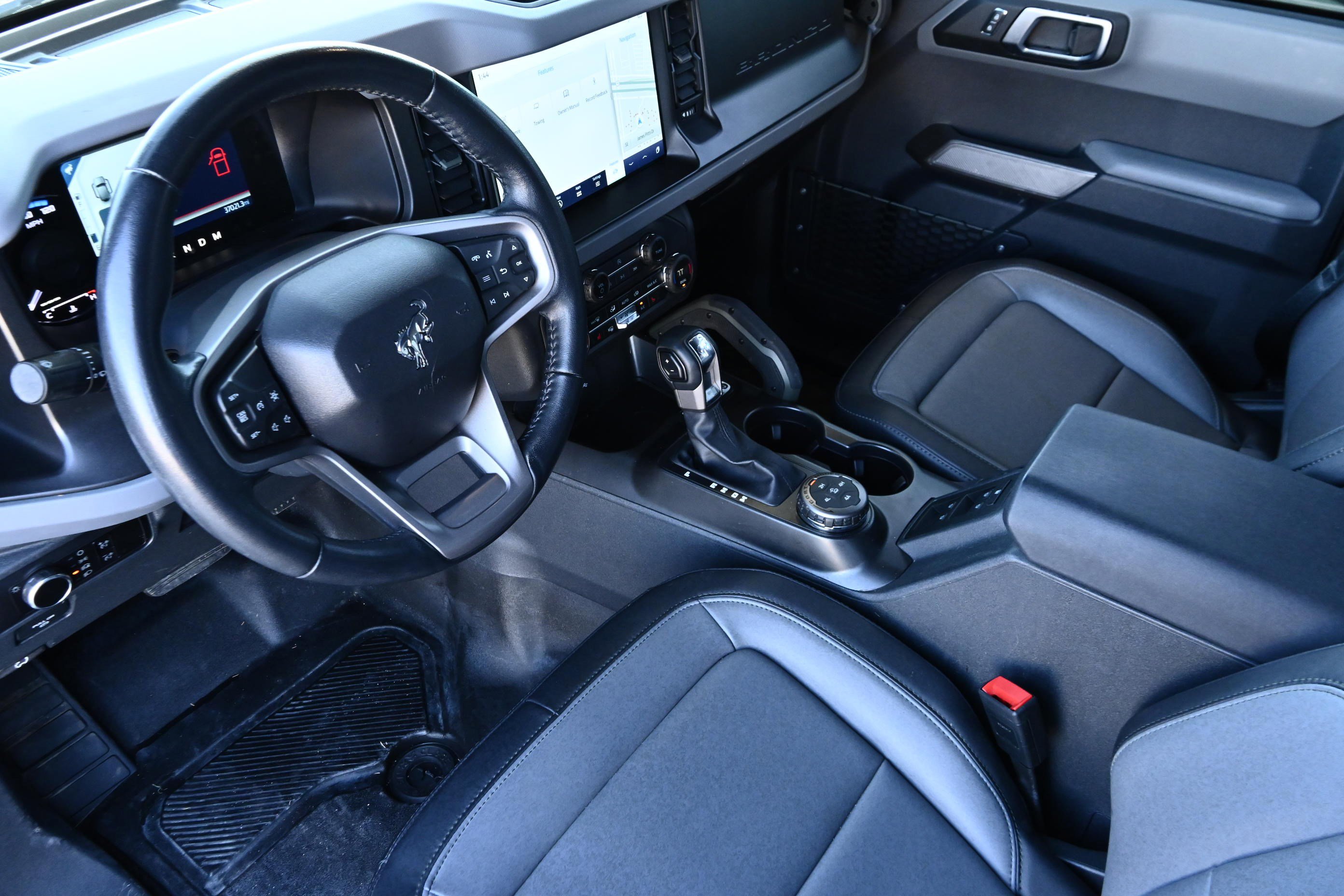 Used 2023 Ford Bronco Everglades image 13