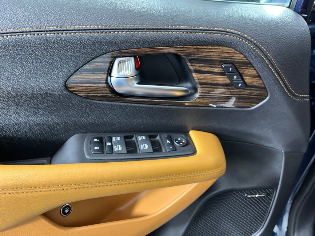 Used 2023 Chrysler Pacifica Pinnacle FWD image 26