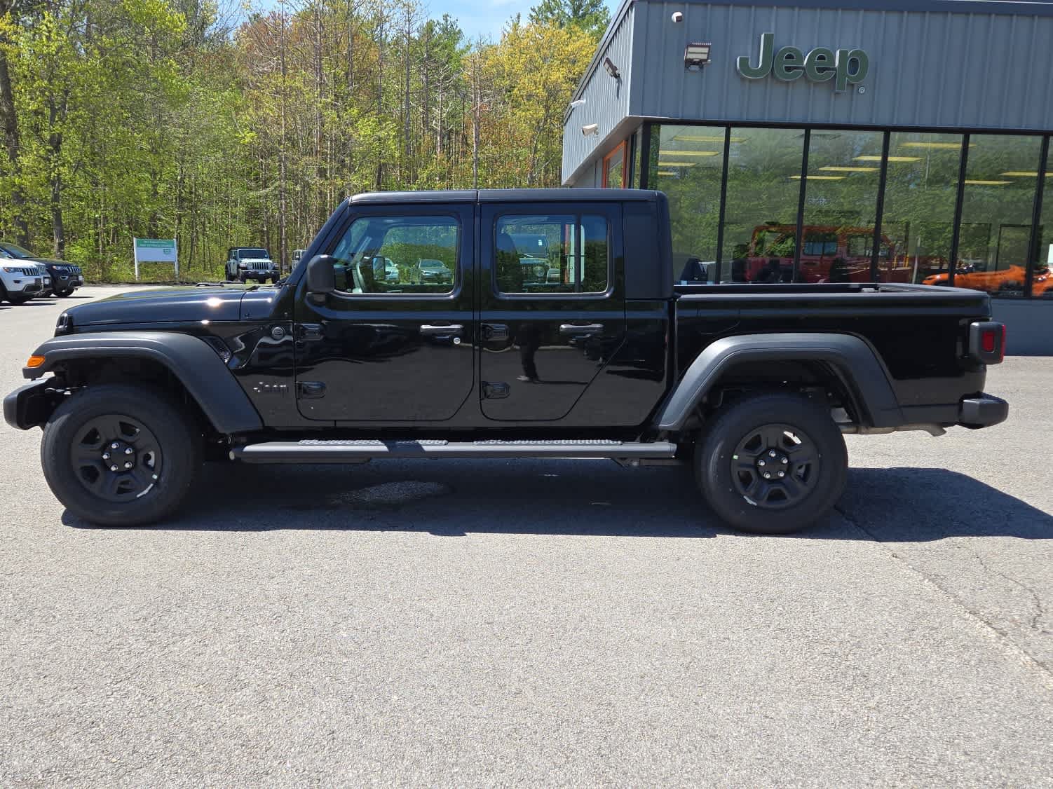 New 2026 Jeep Gladiator Sport AWD/4WD image 7