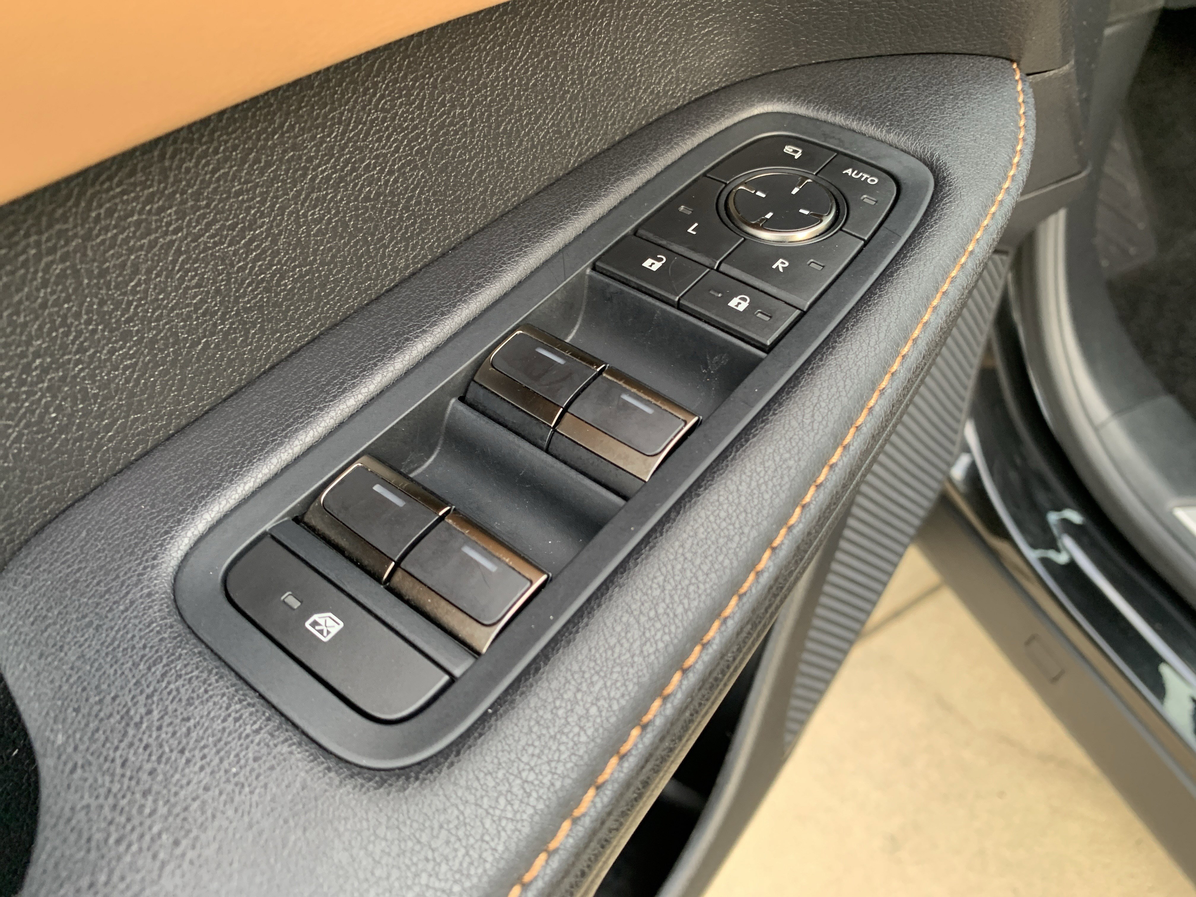 Certified 2023 Lexus RX 350h w/ Cold Area Package image 15