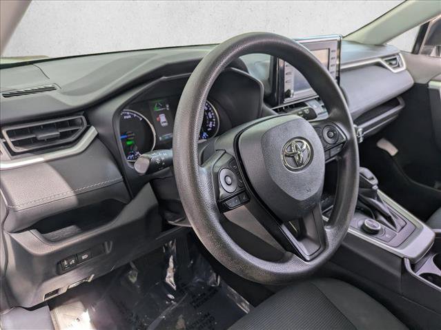 Used 2021 Toyota RAV4 LE image 10