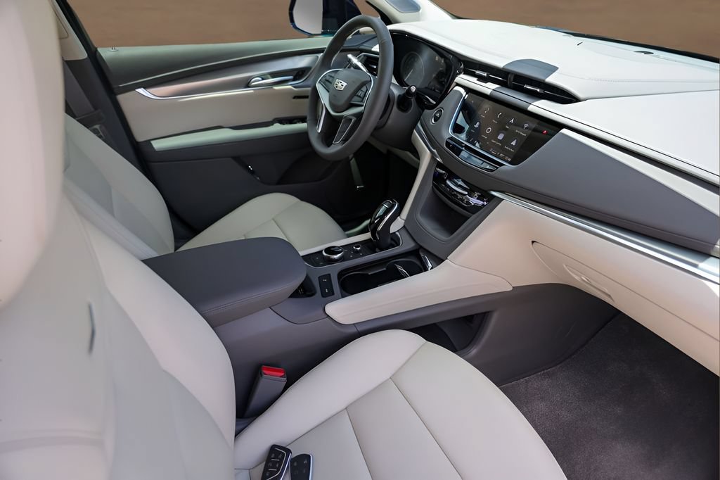 Certified 2026 Cadillac XT5 Premium Luxury w/ Driver Assist Package FWD image 30