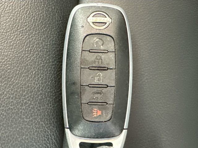 Used 2023 Nissan Rogue SL image 17