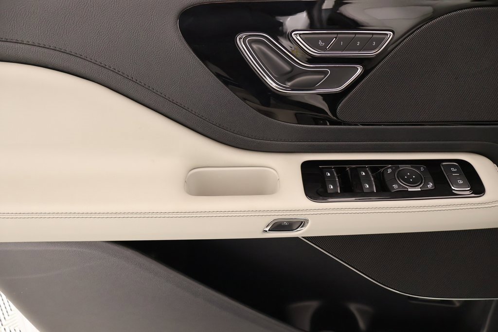 New 2026 Lincoln Aviator Premiere image 17