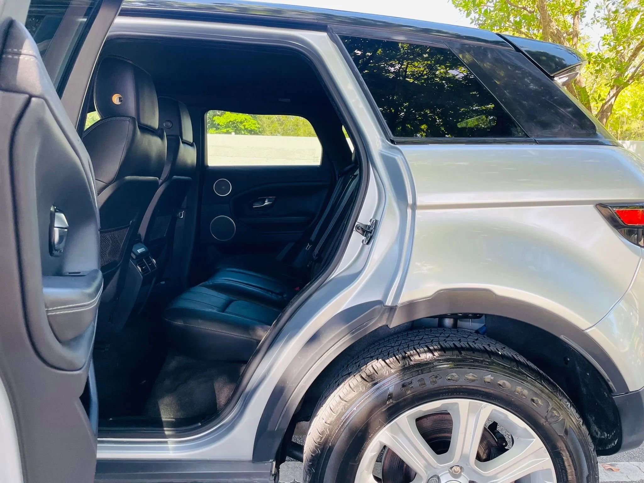 Used 2016 Land Rover Range Rover Evoque SE Premium image 10