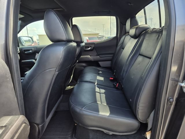Used 2019 Toyota Tacoma TRD Sport AWD/4WD image 16