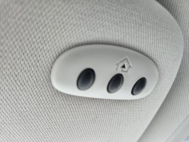 Used 2015 Ford Fusion SE FWD image 16