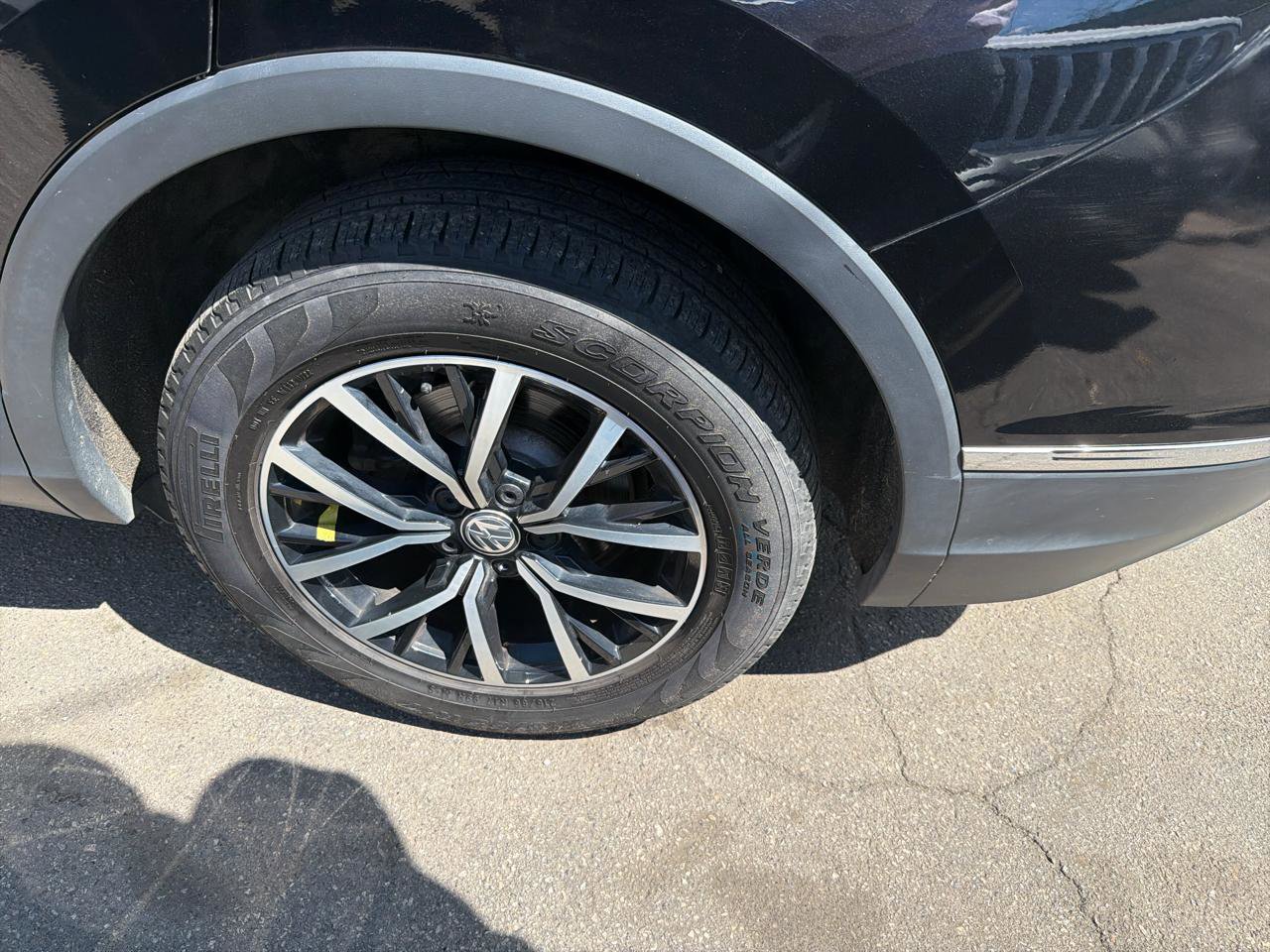 Used 2021 Volkswagen Tiguan SE w/ 3rd Row Seat Package AWD/4WD image 13