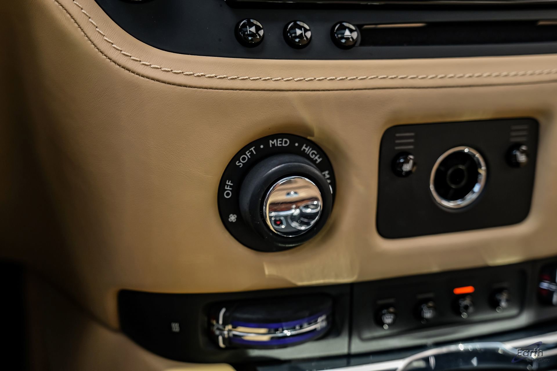 Used 2017 Rolls-Royce Ghost RWD image 71