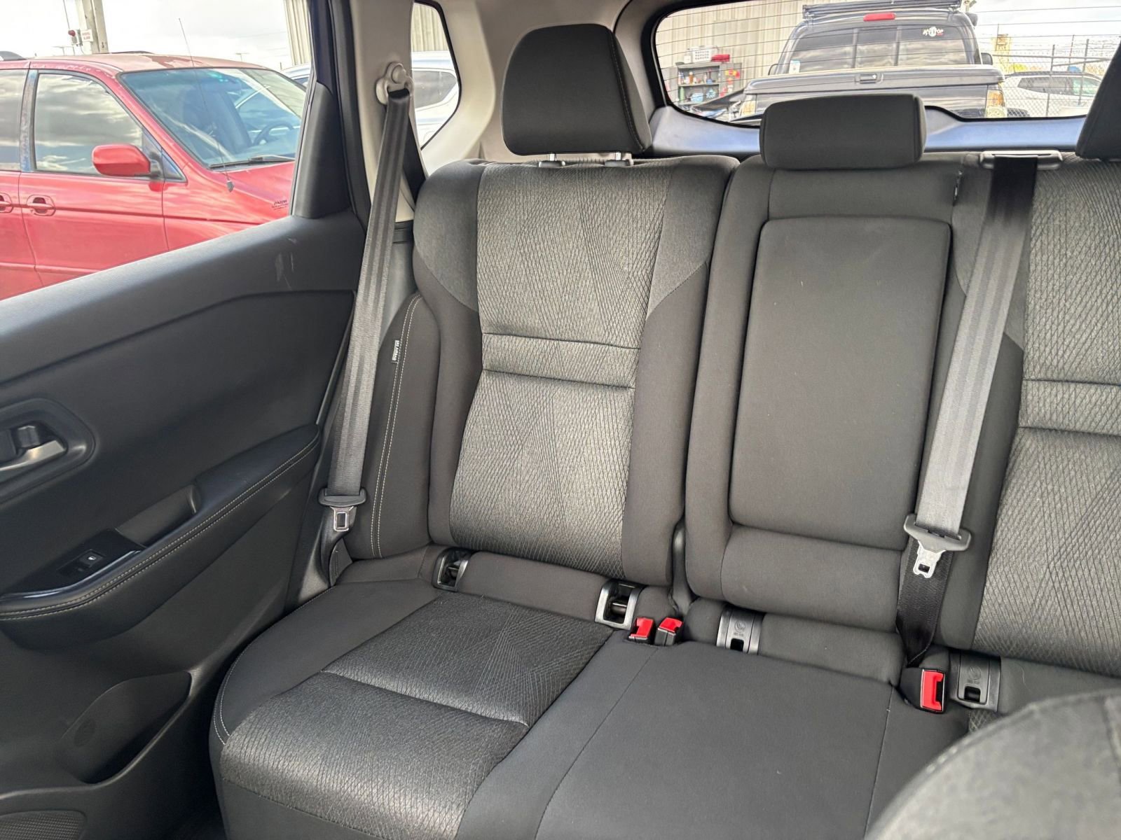Used 2025 Nissan Rogue SV FWD image 41