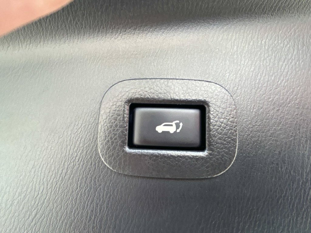 Used 2018 Nissan Armada SL w/ Premium Package RWD image 12