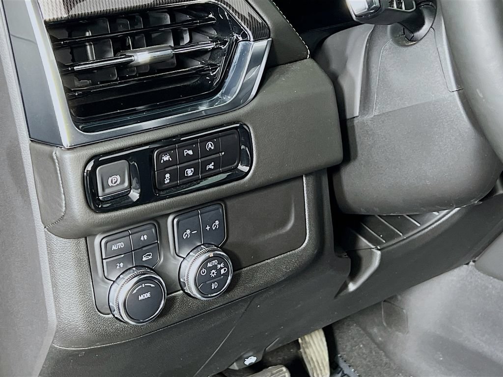Certified 2025 GMC Yukon XL Elevation AWD/4WD image 9