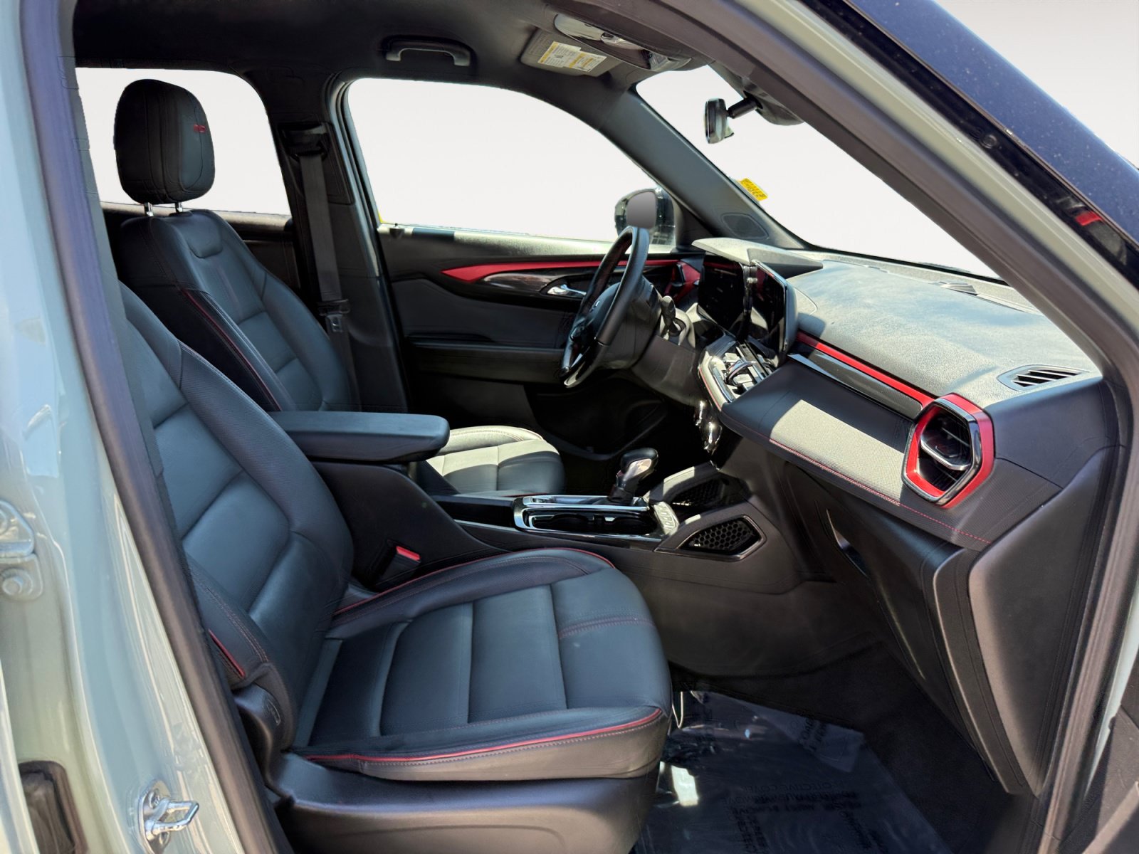 Used 2024 Chevrolet TrailBlazer RS FWD image 19