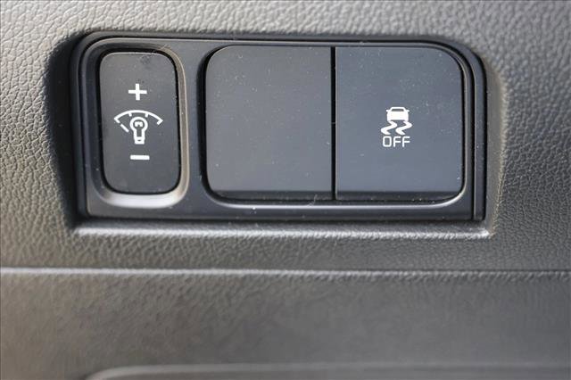 Used 2025 Kia Sorento LX FWD image 13