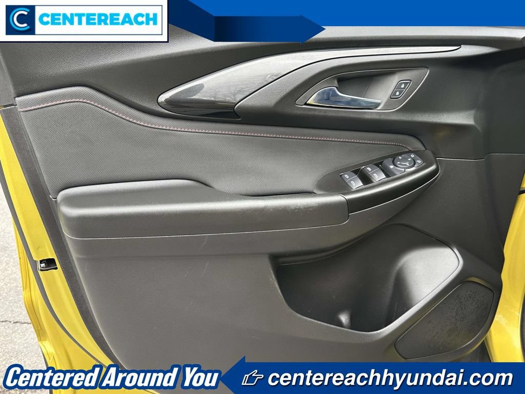 Used 2023 Chevrolet TrailBlazer RS w/ Convenience Package AWD/4WD image 14