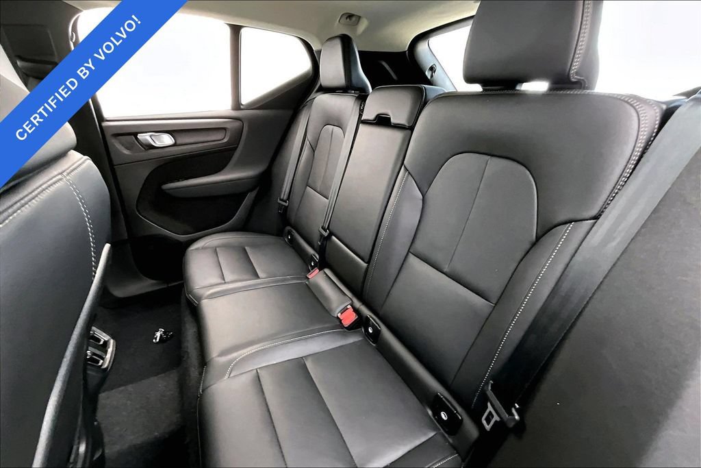 Used 2025 Volvo XC40 B5 Plus AWD/4WD image 27