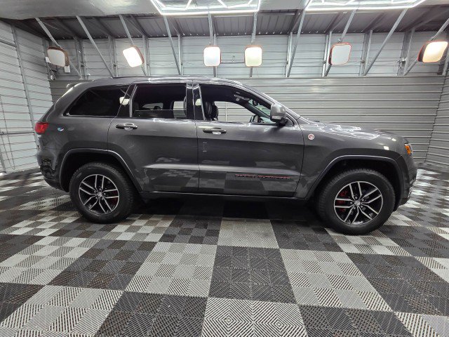 Used 2018 Jeep Grand Cherokee Trailhawk AWD/4WD image 10