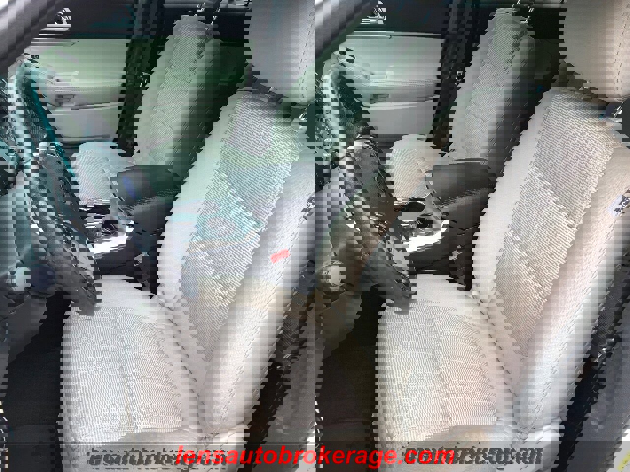 Used 2015 Ford Explorer XLT image 12