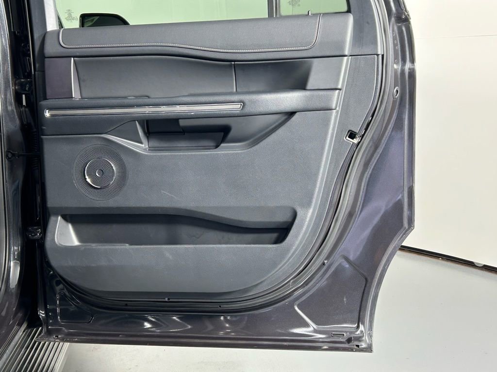 Used 2024 Ford Expedition Max XLT image 12