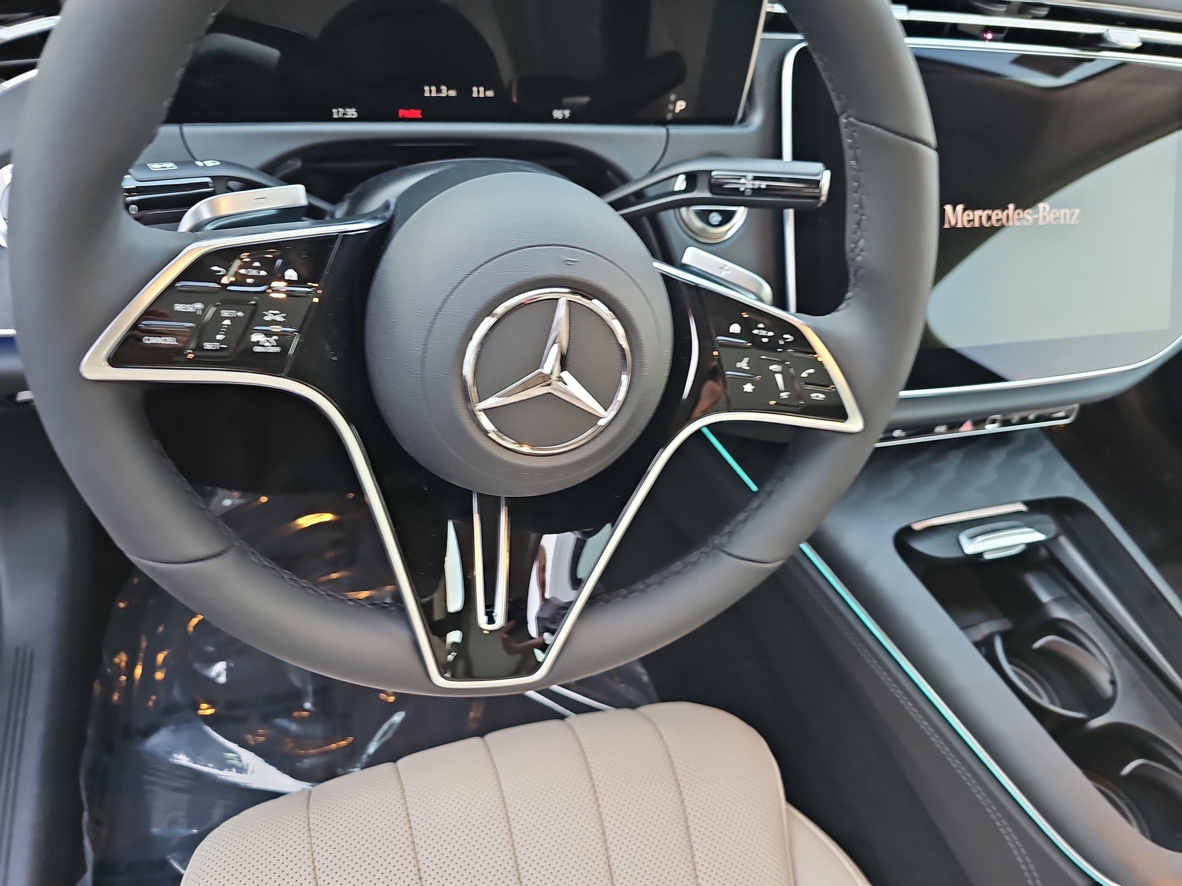 New 2026 Mercedes-Benz E 450 4MATIC Sedan image 17