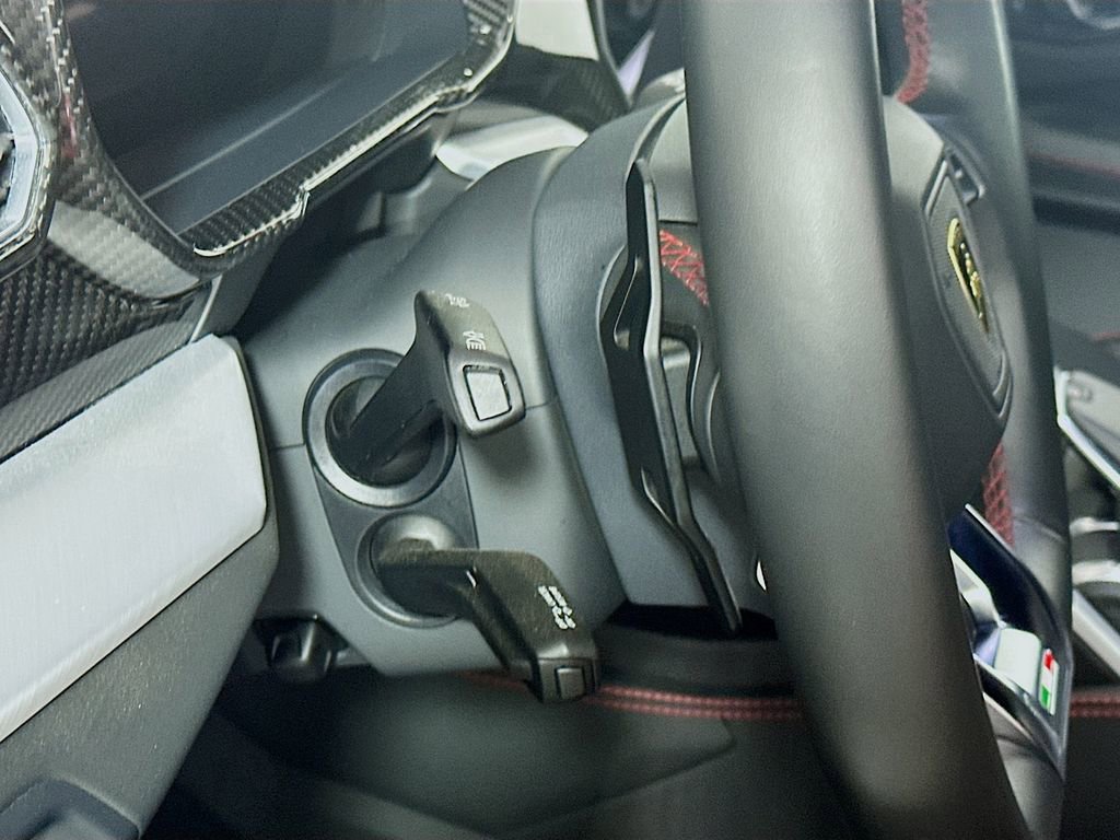 Used 2019 Lamborghini Urus image 11