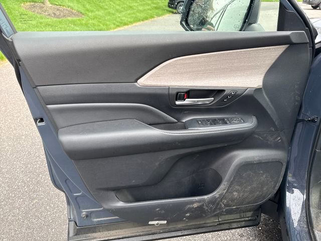 Used 2024 Toyota Grand Highlander Limited image 20