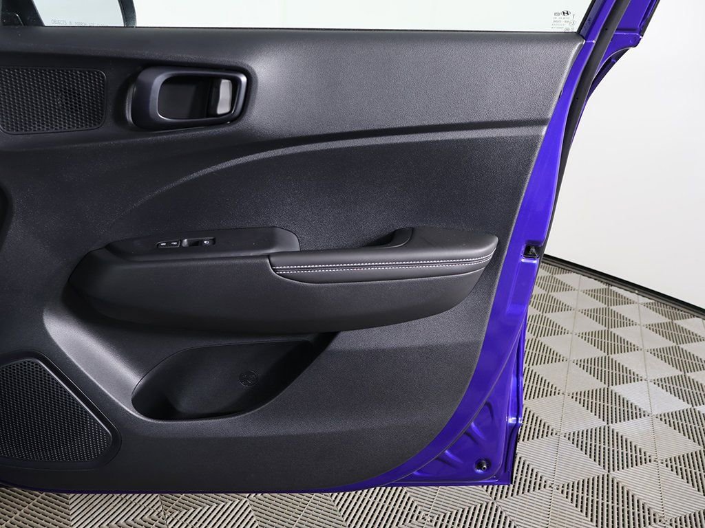 Certified 2025 Hyundai Venue Limited image 20