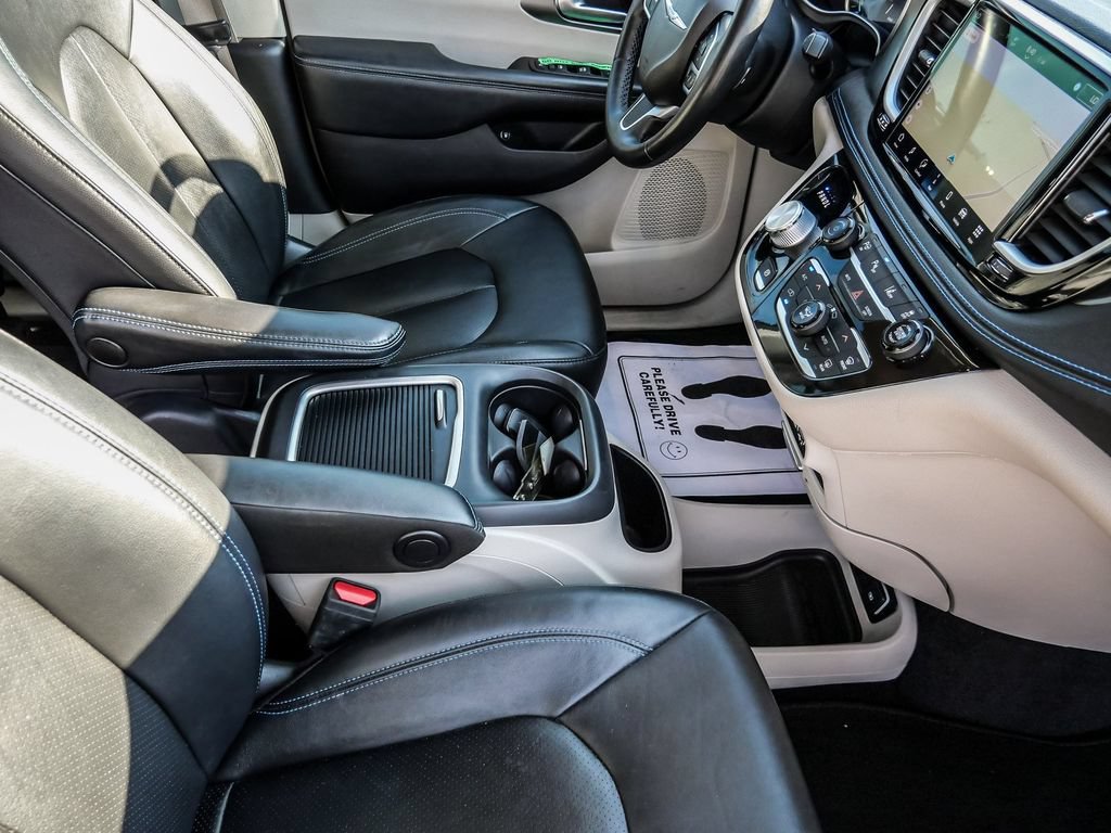 Used 2021 Chrysler Pacifica Touring-L FWD image 19
