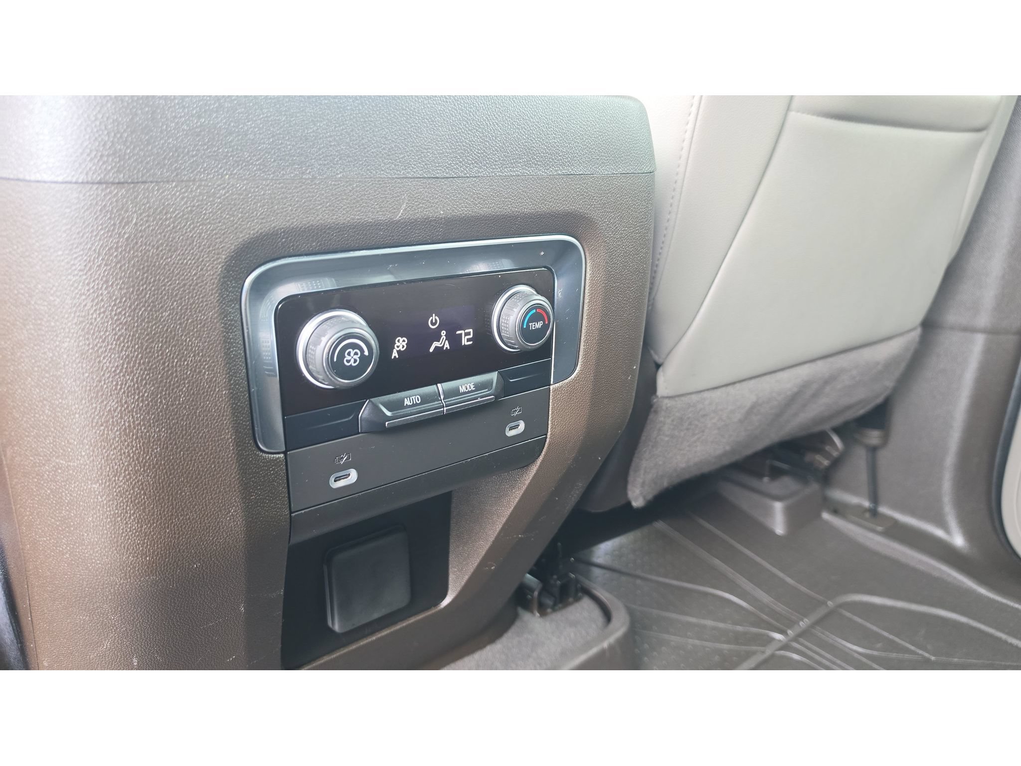 Used 2022 Chevrolet Tahoe LT AWD/4WD image 17