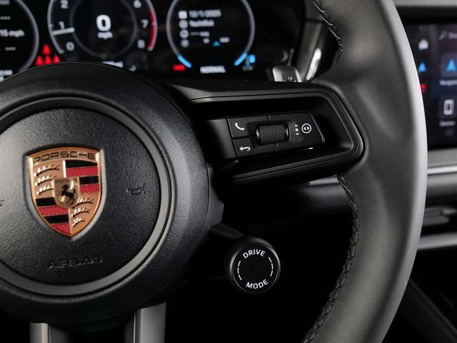 Certified 2026 Porsche Cayenne AWD/4WD image 21