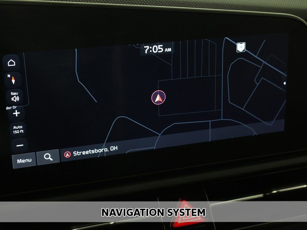 Used 2023 Kia Niro EX image 3