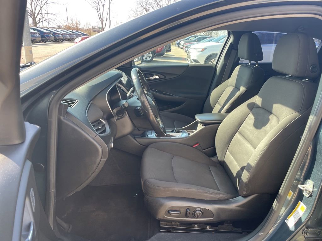Used 2020 Chevrolet Malibu RS w/ LPO, Convenience Package 1 FWD image 8