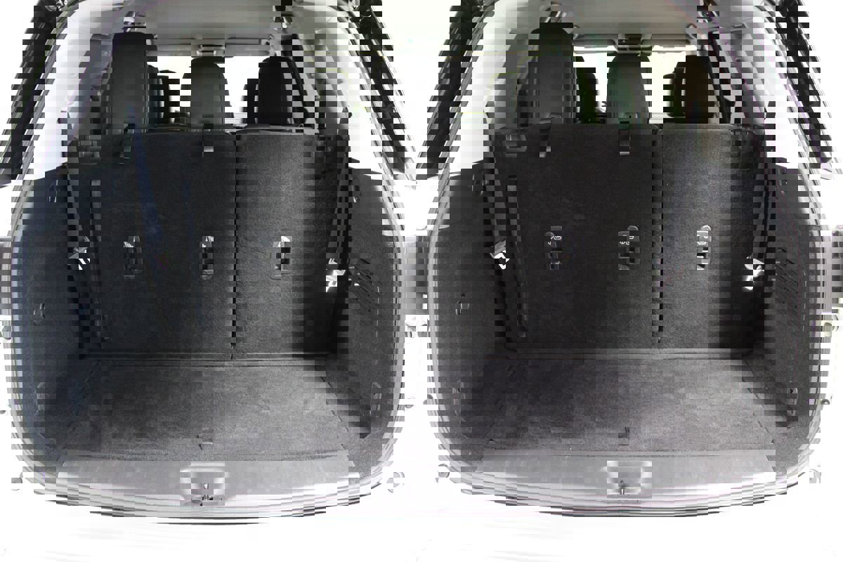 Used 2023 Nissan Pathfinder SL image 40